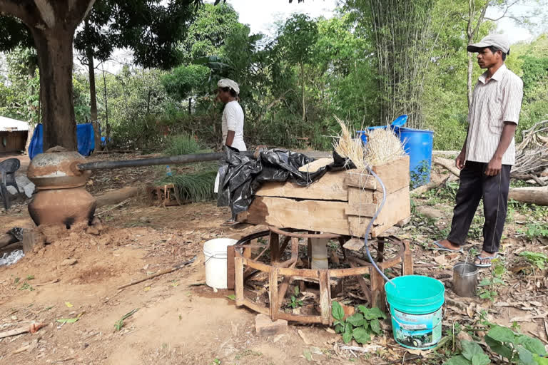 Lemongrass farmers now making hand sanitizers in Jharkhand!