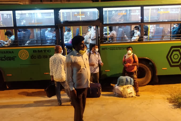 157 passengers arrived to Bangalore, 157 passengers arrived to Bangalore from San Francisco, 157 passengers arrived to Bangalore from Hong Kong, ಬೆಂಗಳೂರಿಗೆ ಬಂದಿಳಿದ 157 ಪ್ರಯಾಣಿಕರು, ಹಾಂಕಾಂಗ್​ನಿಂದ ಬೆಂಗಳೂರಿಗೆ ಬಂದಿಳಿದ 157 ಪ್ರಯಾಣಿಕರು, ಸ್ಯಾನ್‌ಫ್ರಾನ್ಸಿಸ್ಕೊನಿಂದ ಬೆಂಗಳೂರಿಗೆ ಬಂದಿಳಿದ 157 ಪ್ರಯಾಣಿಕರು,