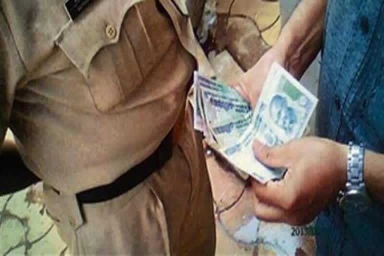 Case filed against three policemen for demanding bribe in chandigarh