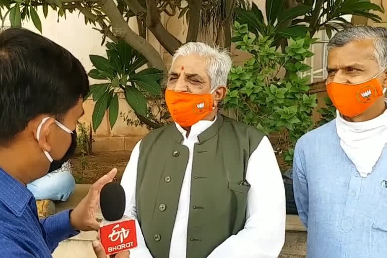 Rajasthan Rajya Sabha Election,  राजस्थान राज्यसभा चुनाव,  कोरोना से बचाव,  कमल छाप मास्क,  jaipur news,  rajasthan news,  etvbharat news,  rajasthan hindi news, BJP symbol mask