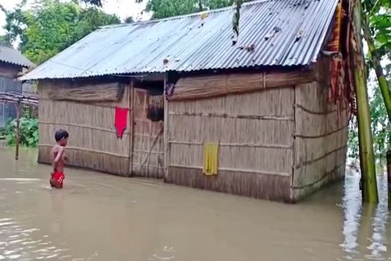 increases flood at kalgachia circle villages of Barpeta assam etv bharat news