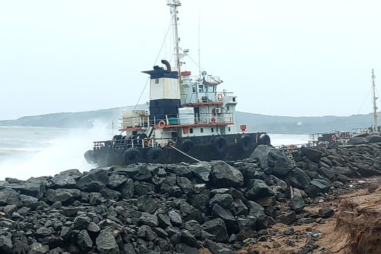 Maharashtra Maritime Board Notice to ship owner in raigad