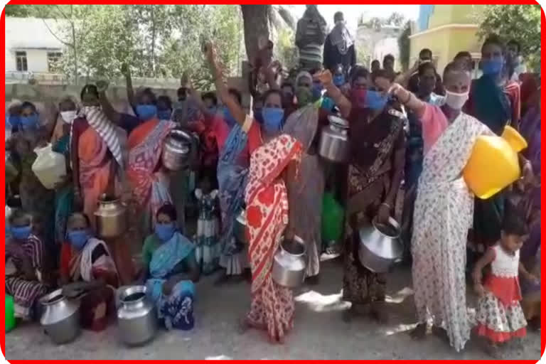 Women Dharna for Drinking Water at TVNR. puram in chittoor district
