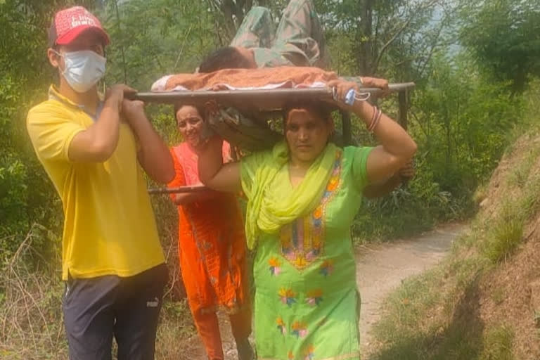 Women brought to hospital old woman