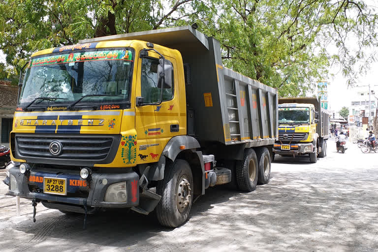 illegal sand lorry caught by enforcement officer in prakasam district