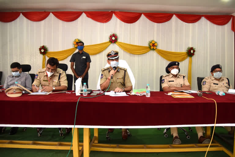 warangal cp meeting with all police about rowdy sheeters