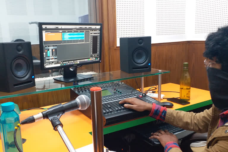 ranchi university preparing for radio khanchi broadcast , विश्व योग दिवस पर 'रेडियो खांची'