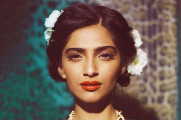 Throwback: Sonam Kapoor dances her heart out in the rains, hubby Anand Ahuja calls it 'Magical'