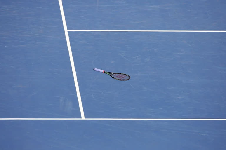 Tennis umpire suspended for not reporting corruption tries