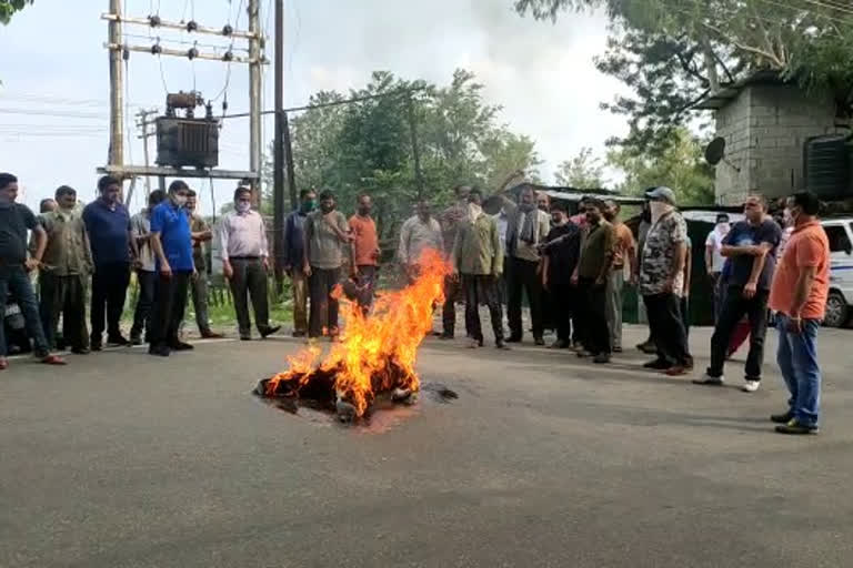 Martyrs remembered in Maranda demanding boycott of Chinese goods