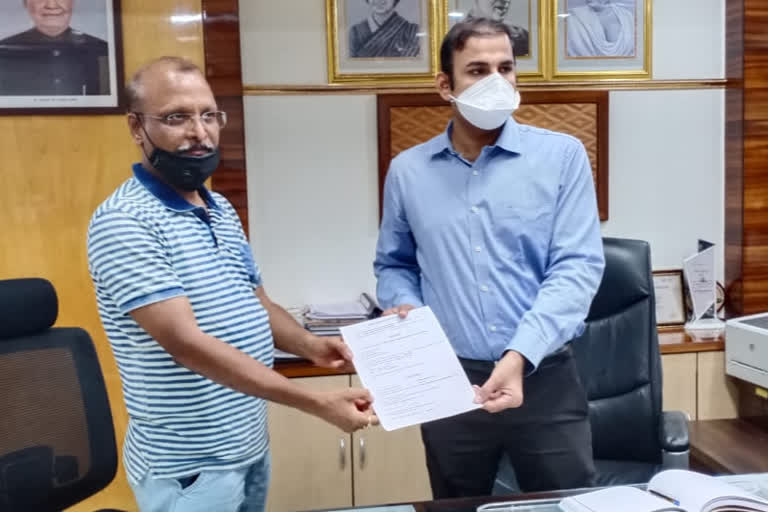 Transfer of Bhiwandi Municipal Commissioner  Dr. Pravin Ashtekar