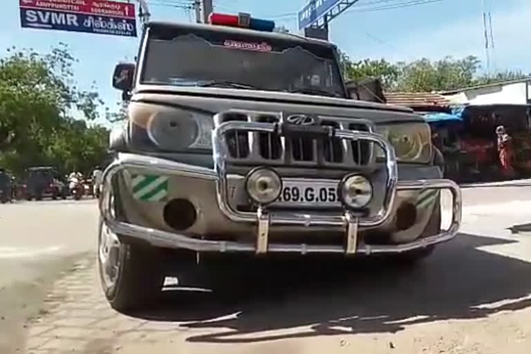 thoothukudi near vilathikulam public disturbed by abandon police jeep