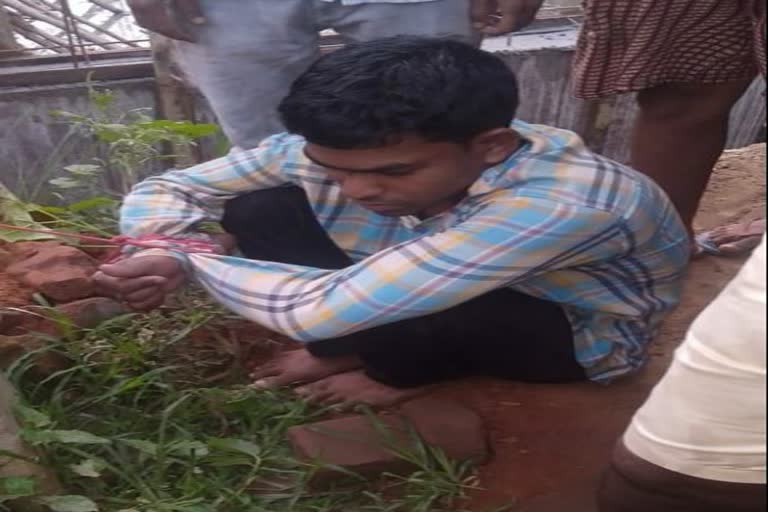 The villagers tied the thief to a pole in nabarangpur district