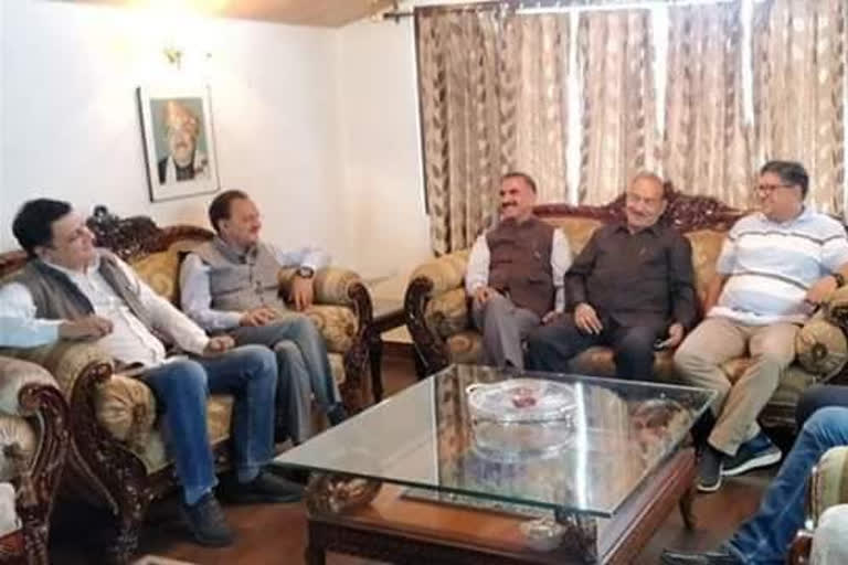 Congress leaders  secret meeting in Shimla