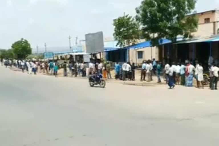 people gathered at liquor shops in kadapa town