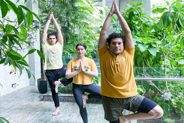 Sachin Tendulkar celebrates Father's Day by performing yoga with kids