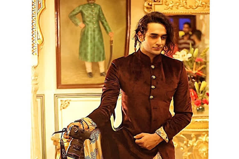 former bigg boss contestant vikas gupta says i am bisexual