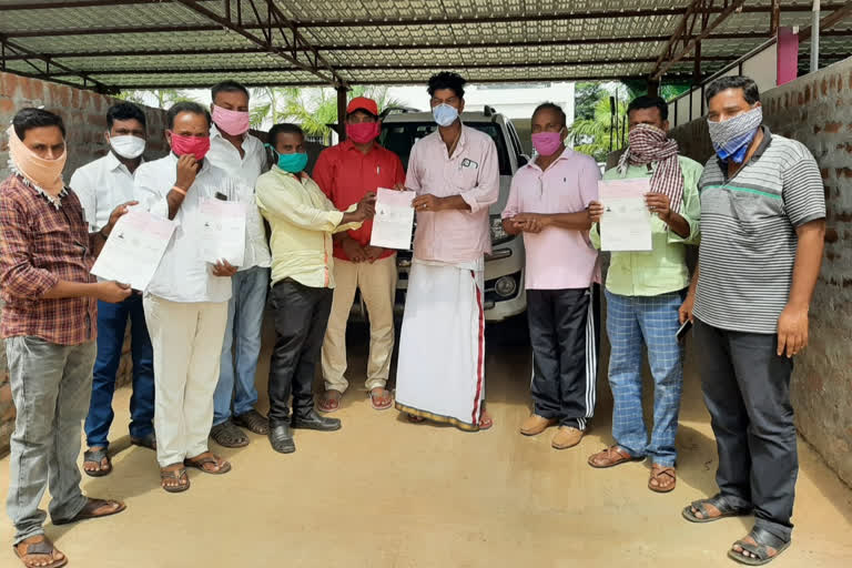 MLA  Shankar Naik distributes the CMRF checks for Beneficiaries in Mahabubabad district