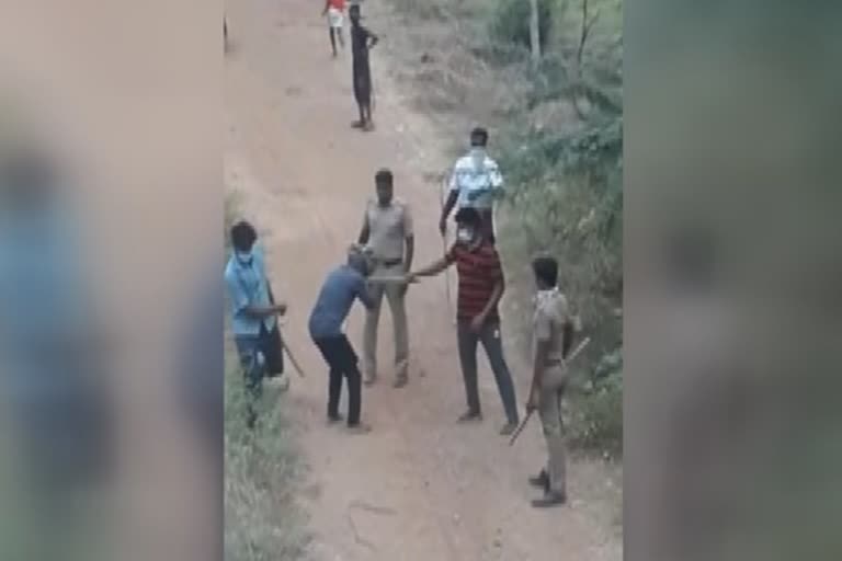 police-attacking-the-liquor-buyer