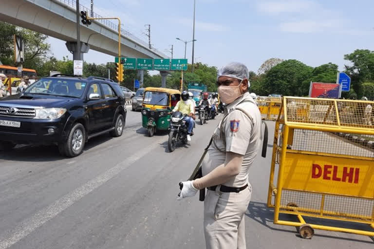 Delhi on high alert after reports of terrorists from J-K attempting to enter city  തീവ്രവാദികള്‍ രാജ്യതലസ്ഥാനത്തേക്ക് കടക്കാന്‍ ശ്രമം  ജാഗ്രതയോടെ ഡല്‍ഹി പൊലീസ്  ഡല്‍ഹി പൊലീസ്  തീവ്രവാദികള്‍  ഡല്‍ഹി  etv bharat news  headline news  delhi news