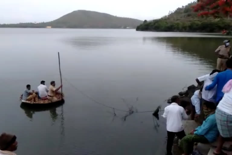 Farmer commits suicide by jumping into lake