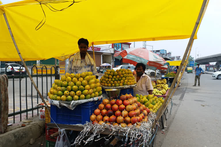 سیزن میں بھی فروخت نہیں ہو رہے ہیں آم