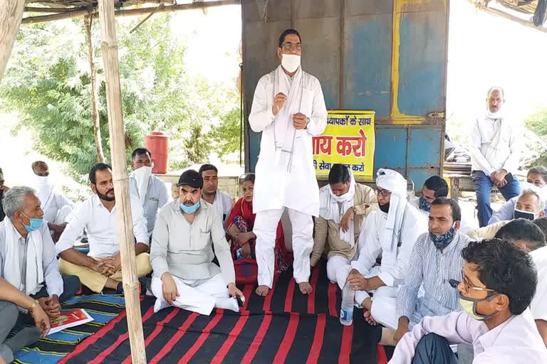 Congress MLA Aftab Ahmed met PTI teachers in nuh