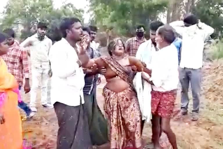 women suicide attempt with land issue in kapugallu