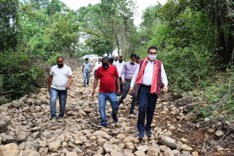 Assembly Speaker Vipin Parmar took a walk of three kilometers to review the development work