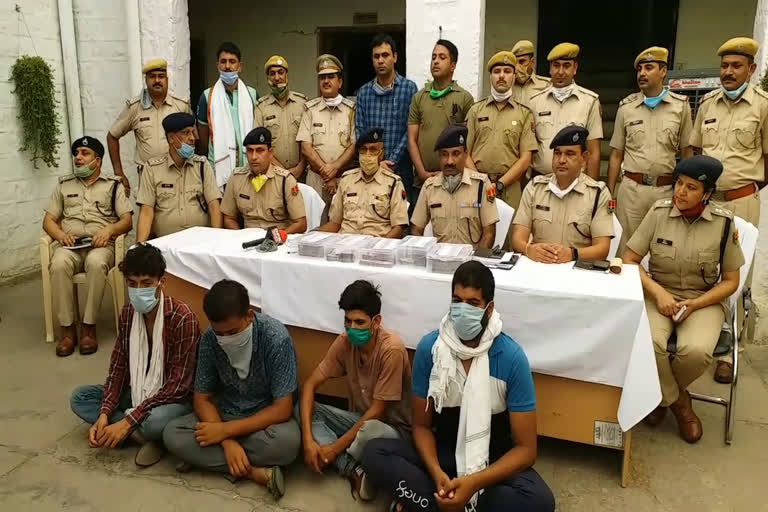 Driver conspired robbery, Robbery of 40 lakhs, Loot in bealwadi valley