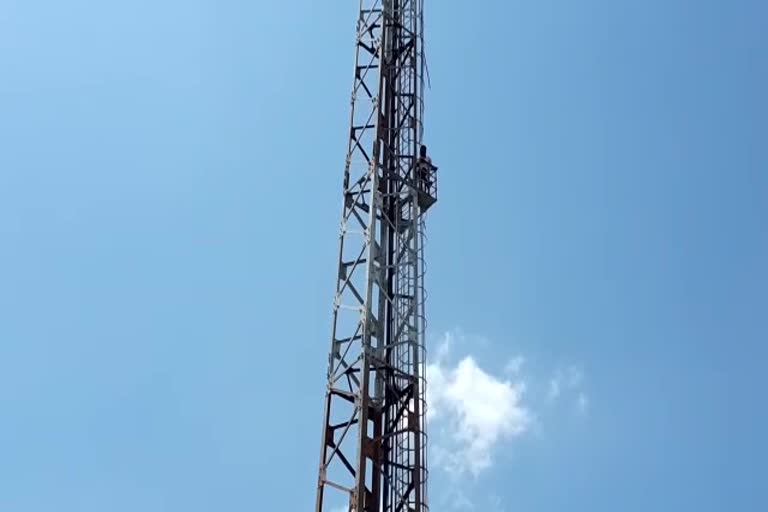 The young man climbed the cell tower for  suicide attempt