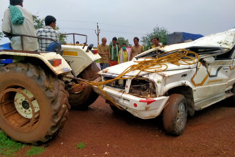 one died and 7 injured in road accident