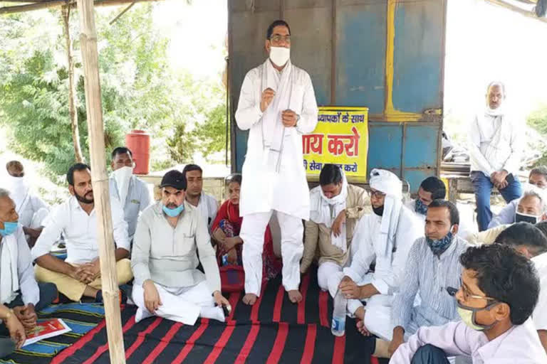 Congress MLA Aftab Ahmed met PTI teachers in nuh