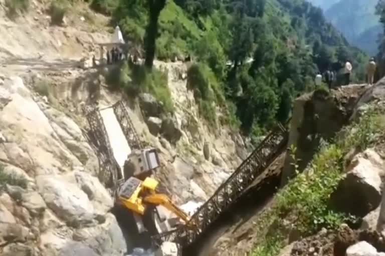 Bridge collapses near Indo-China border