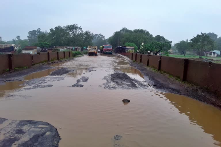 bridge-over-ghoghara-bagan-drain-janjgir-champa-is-shabby