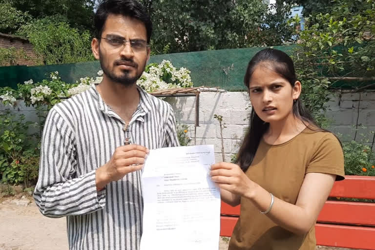 Peon of polytechnic college in Sundernagar upset with female employee