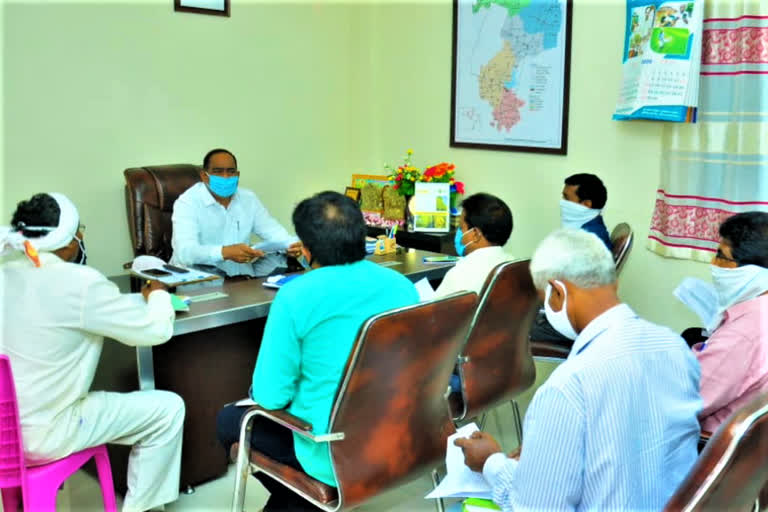 wyra-mla-ramulu-nayak-review-meeting-with-officers