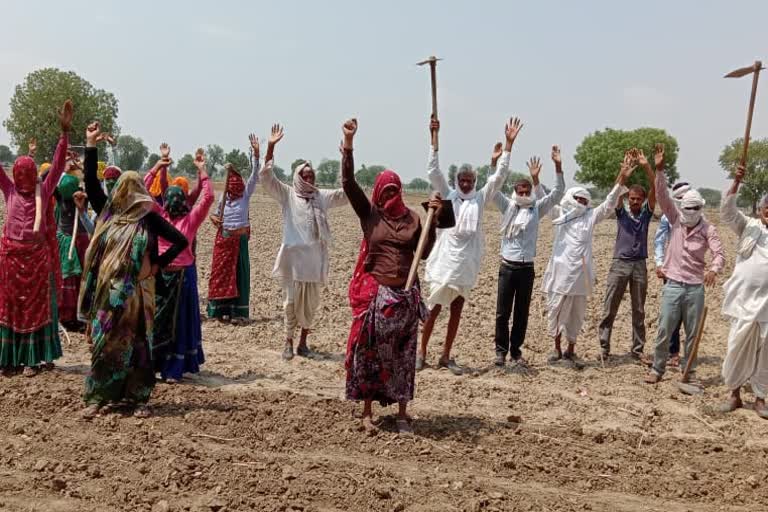 MNREGA Workers Protest, MNREGA Work in Karauli