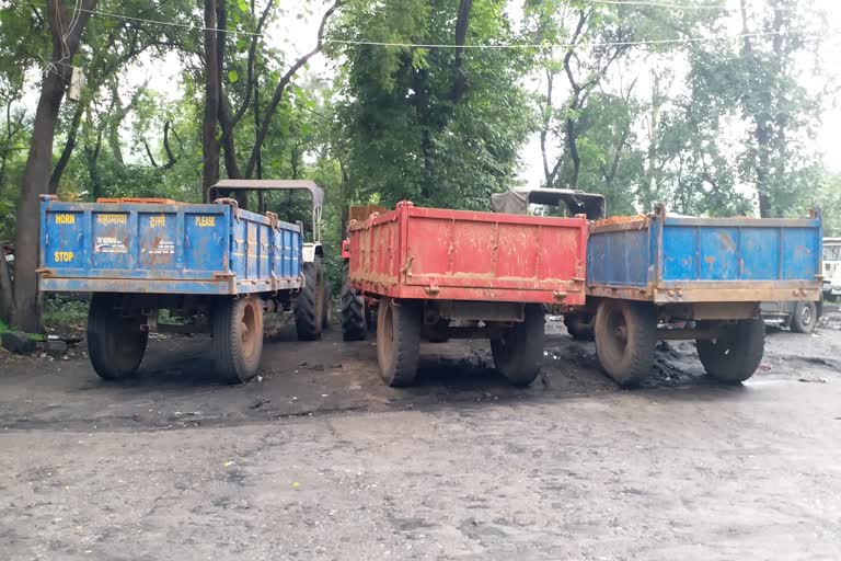 tehsildar-took-action-on-6-tractor-illegal-mining-of-sand