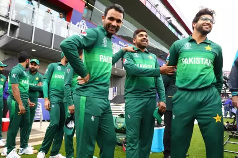 Seven more pakistan players test positive for coronavirus before england tour