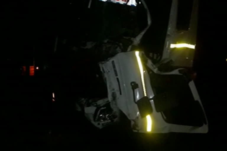 Chittorgarh news, Two trailers collided, seriously injured