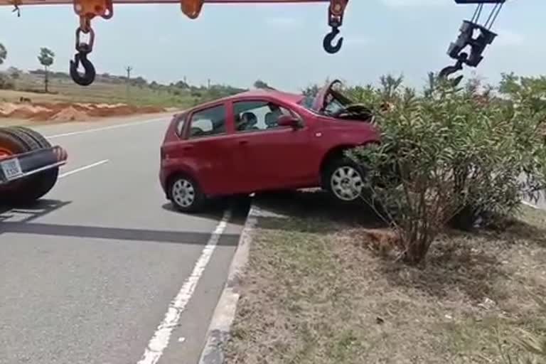 man died in road accident at srirangapuram suryapeta district