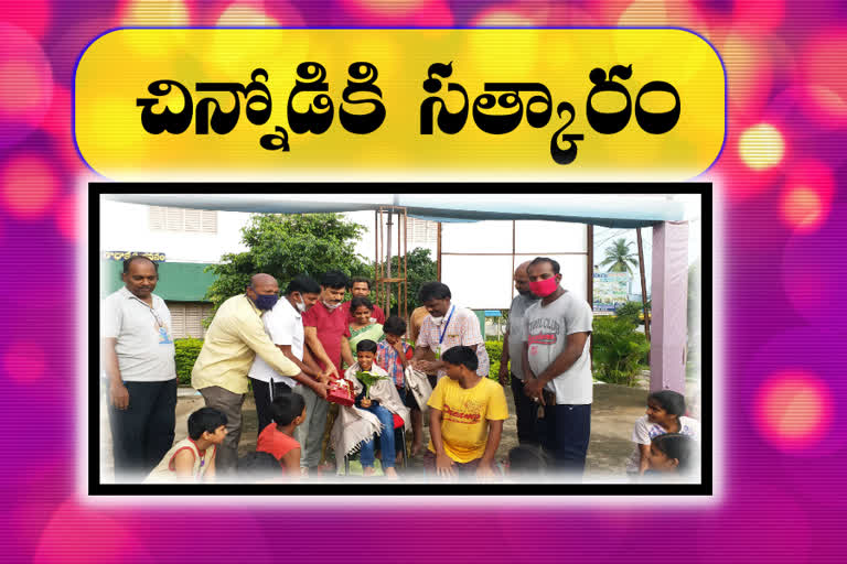 a boy honoured due to achieved second place in national level online yoga competition