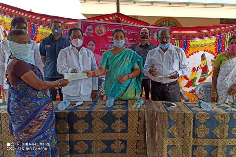 kalyanalaxmi cheques issued in tekulapally