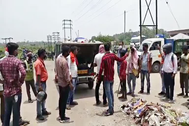 dispute over garbage drop in Dhanbad