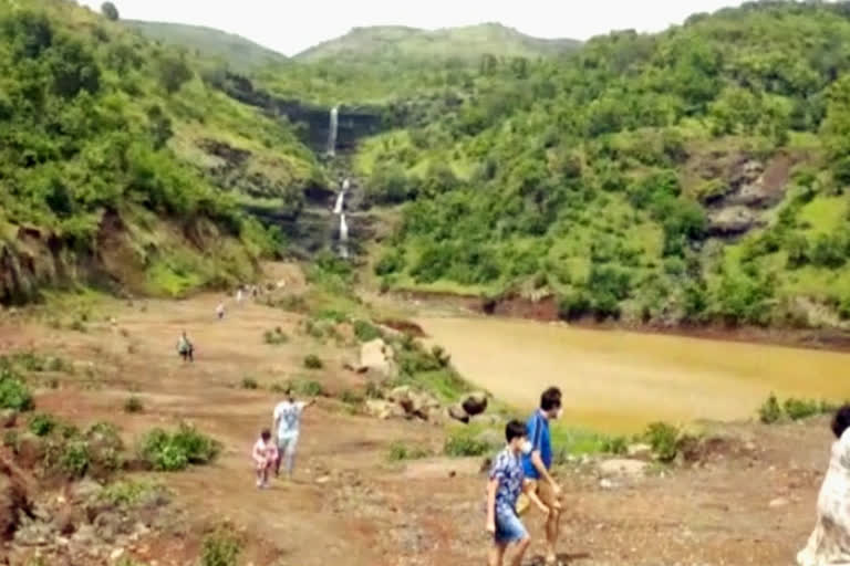 police recovered 35 thousand fine from tourists in igatpuri