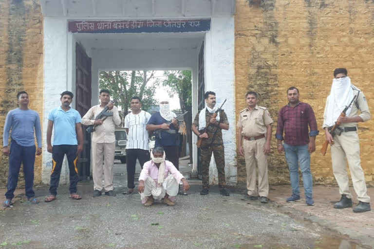 इनामी बदमाश गिरफ्तार, Reward crook arrested in dholpur, Dholpur news