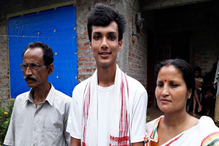 বাণিজ্য শাখাত পঞ্চম স্থান টীয়কৰ অংকুৰ জ্যোতি ভূঞাৰ