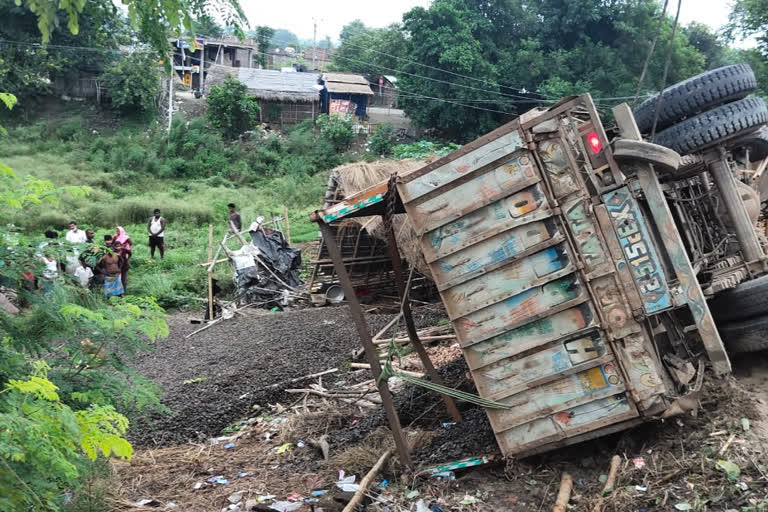 uncontrolled truck rammed into hut in bhagalpur