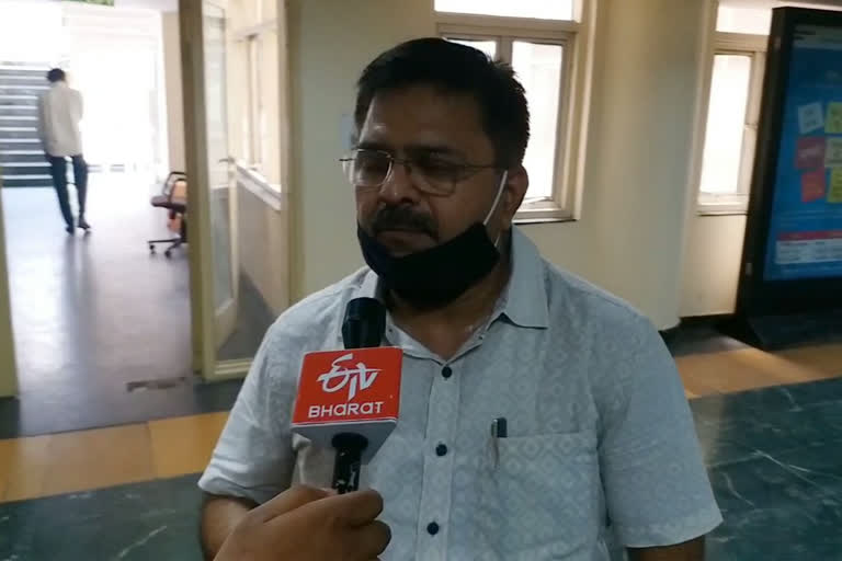 leader of the house of edmc pravesh sharma interview with etv bharat